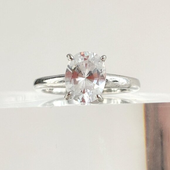 Minimalist Sterling Silver Oval Cut Vintage Cubic Zirconia Wedding Ring - sz 9 - Picture 3 of 10